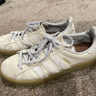 アディダス(adidas)の☆adidas オリジナルスcampus スウェード アイボリー 24.5cm(スニーカー)