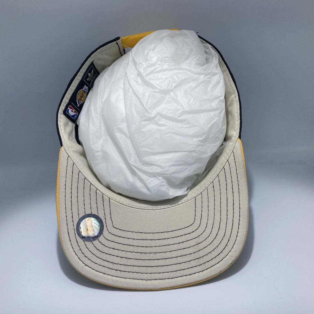 adidas(アディダス)のadidas アディダス Lakers レイカーズ ヴィンテージ キャップ 帽子 メンズの帽子(キャップ)の商品写真