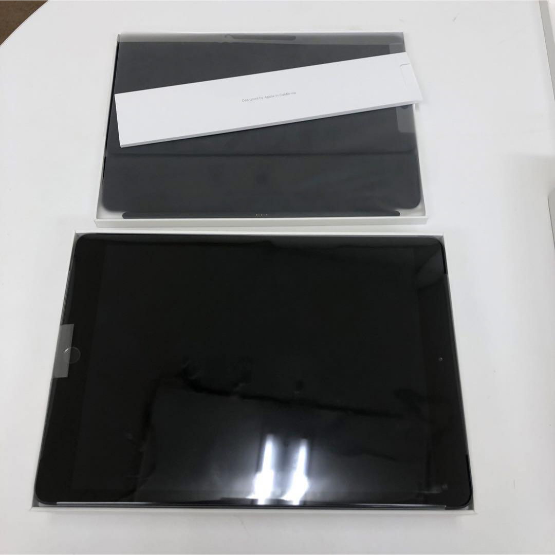 【新品未使用】iPad グレー128GB 第8世代　スマートキーボードセット！