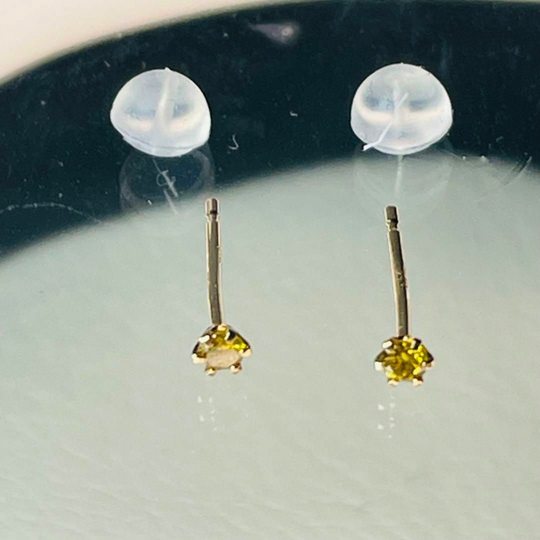 【訳あり】K18 イエローダイヤピアス　0.04ct   曲りあり レディースのアクセサリー(ピアス)の商品写真