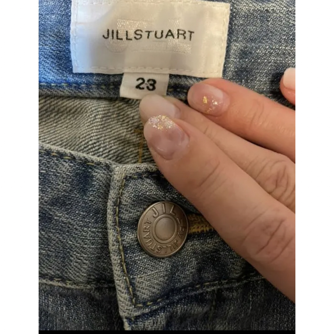 JILLSTUART(ジルスチュアート)のジルスチュアート　デニム　ダメージジーンズ　23 レディースのパンツ(デニム/ジーンズ)の商品写真