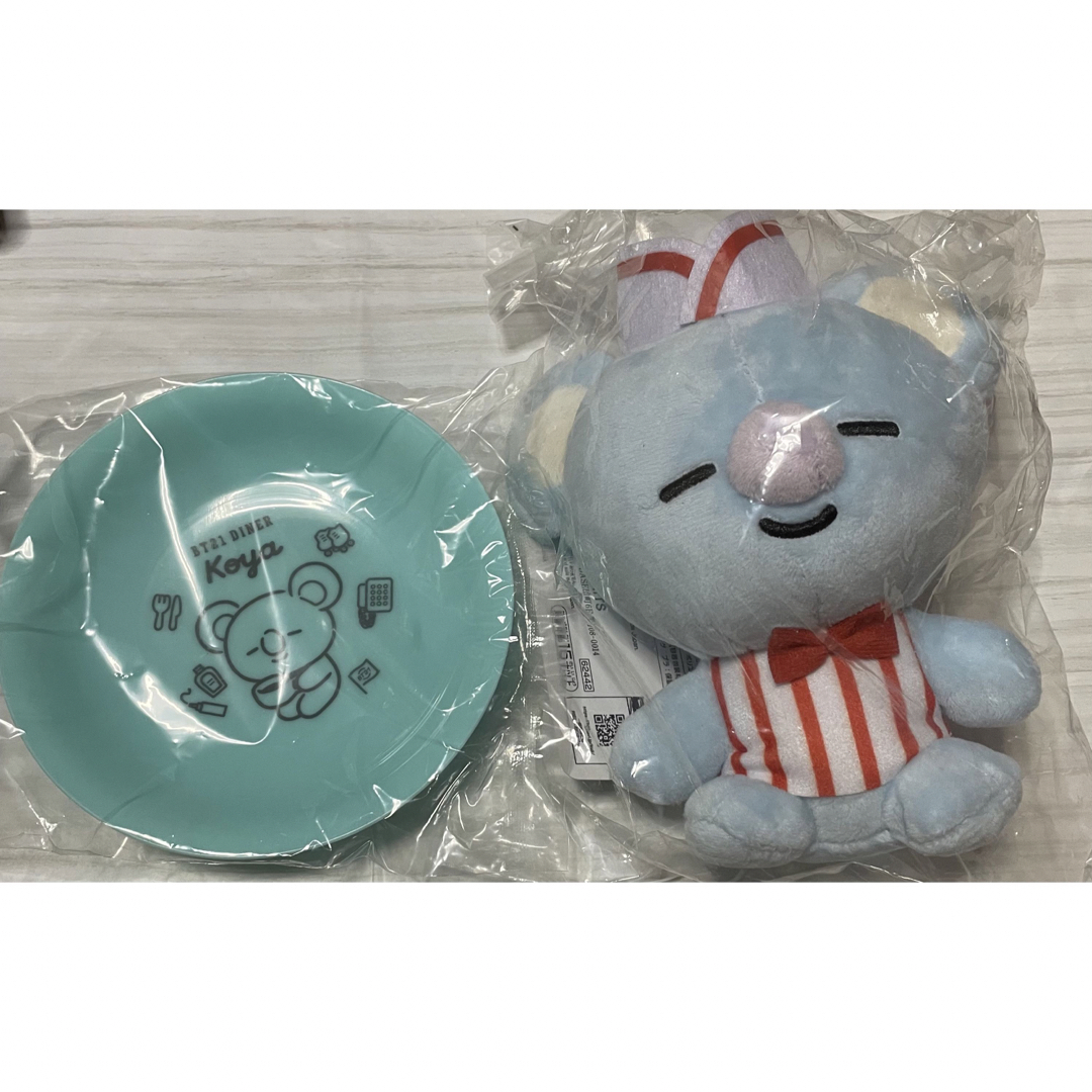 BT21(ビーティーイシビル)のBT21ダイナー Diner一番くじ ぬいぐるみカラフルプレート KOYAセット エンタメ/ホビーのタレントグッズ(アイドルグッズ)の商品写真