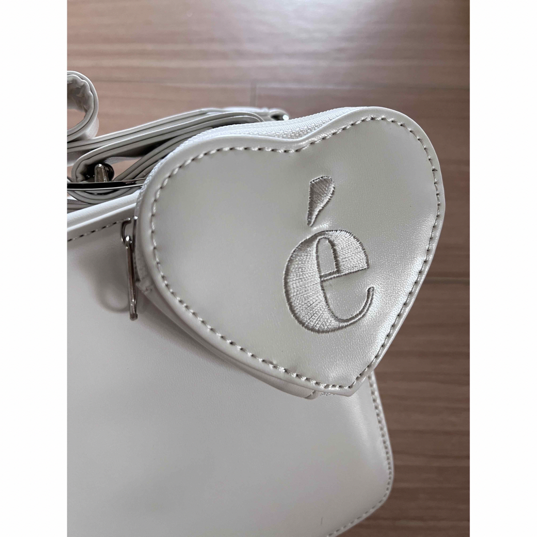 é Heart pouch shoulder strap bag ivory - ショルダーバッグ