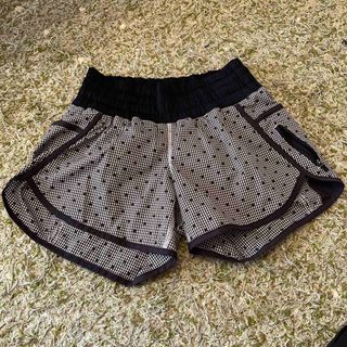 ルルレモン(lululemon)の美品　ルルレモン　サイズ4 ショートパンツ(ショートパンツ)