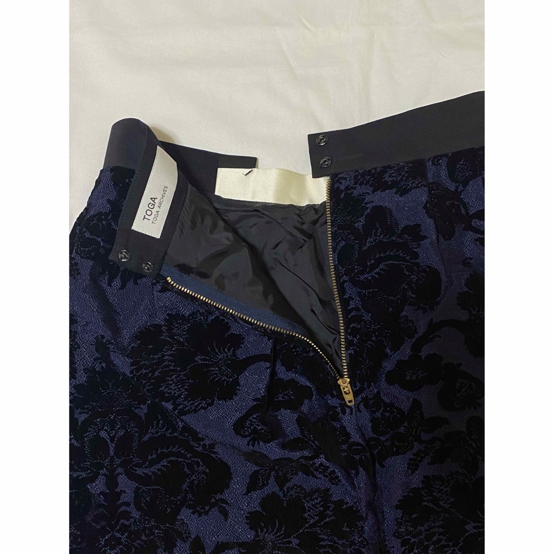 TOGA(トーガ)のTOGA ARCHIVES フロッキースカート レディースのスカート(ひざ丈スカート)の商品写真