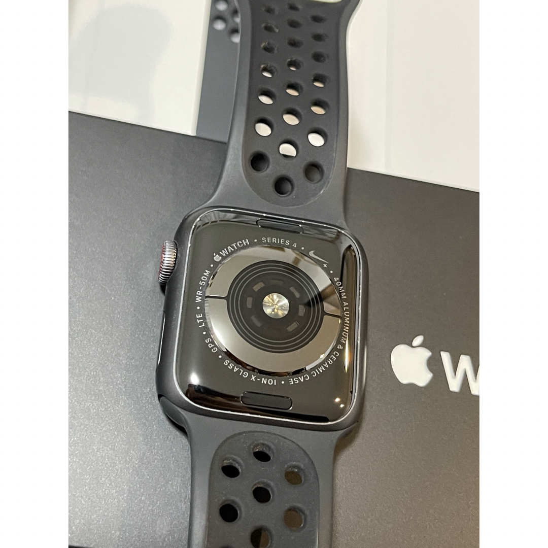 腕時計(デジタル)Apple watch Nike+ シリーズ4 40mmGPS+Cellular