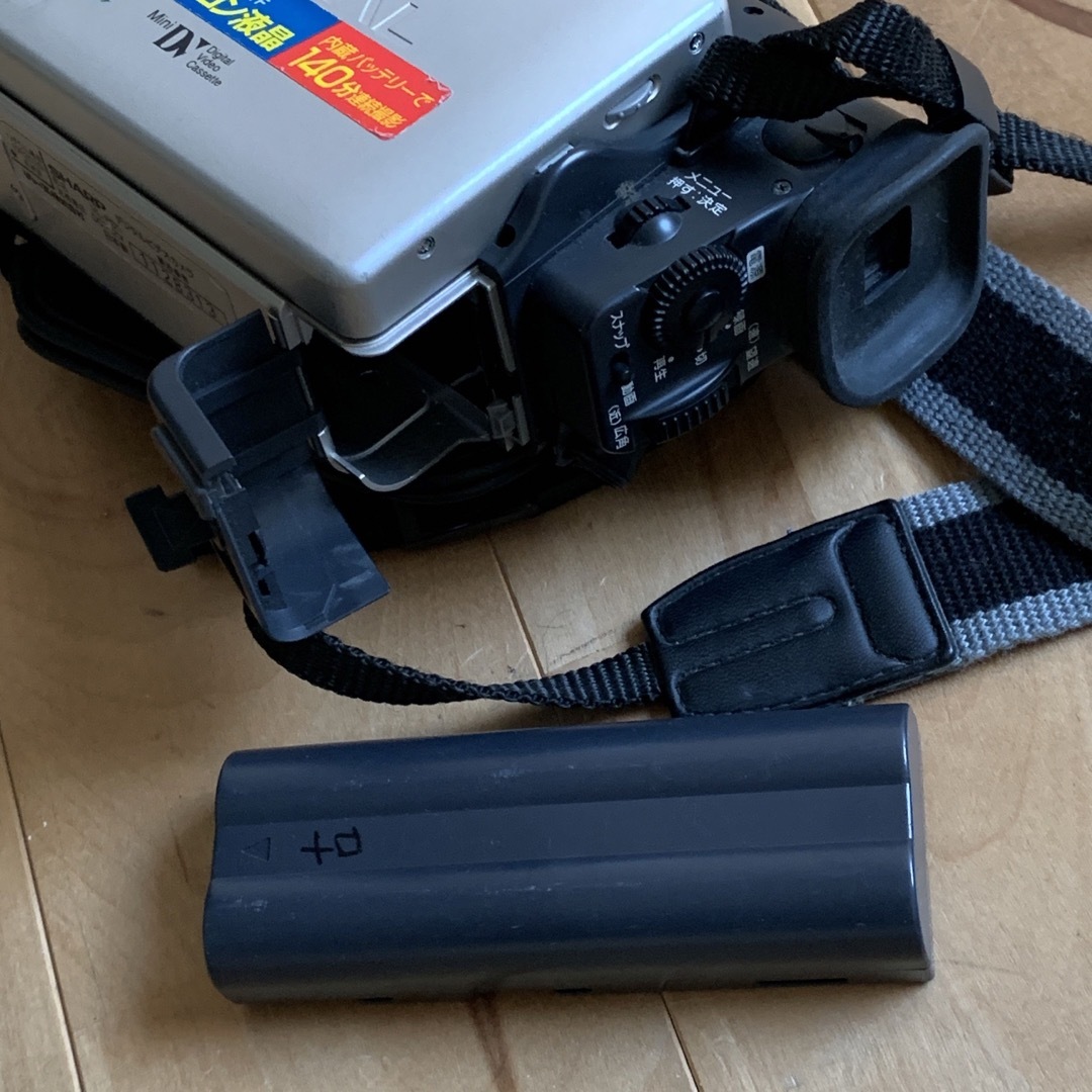 SHARP(シャープ)の【ジャンク】SHARP シャープ ビデオカメラ　VL-PD1 スマホ/家電/カメラのカメラ(ビデオカメラ)の商品写真