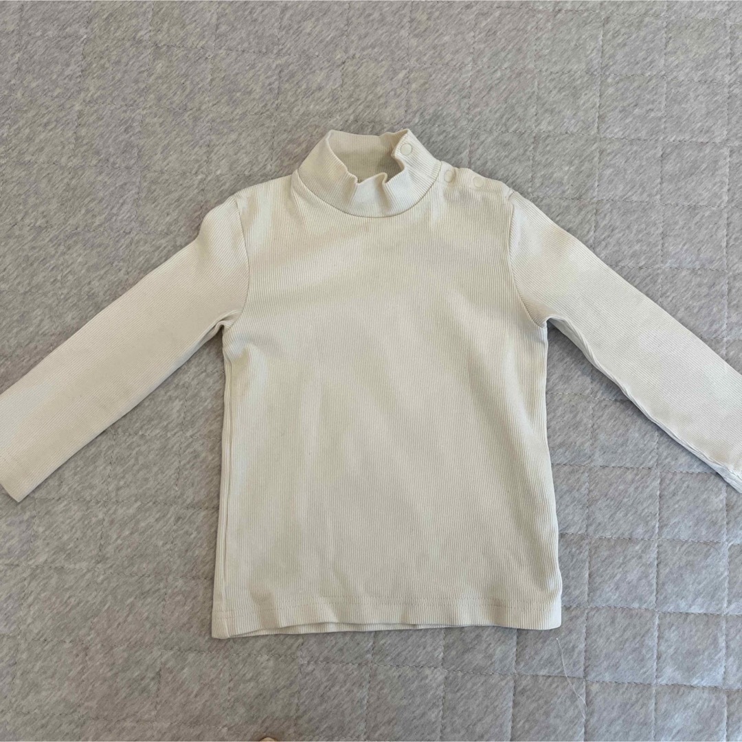 Combi mini(コンビミニ)のコンビミニ ハイネック タートルネック tシャツ 90 80 キッズ/ベビー/マタニティのベビー服(~85cm)(シャツ/カットソー)の商品写真