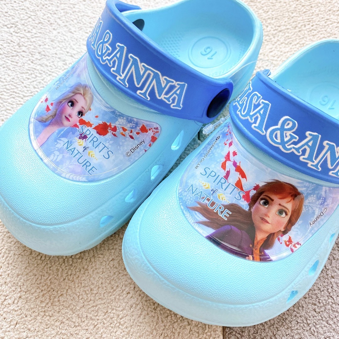 Disney(ディズニー)の新品⭐︎16cm アナと雪の女王　クロックス風　サンダル　水色　女の子　エルサ キッズ/ベビー/マタニティのキッズ靴/シューズ(15cm~)(サンダル)の商品写真