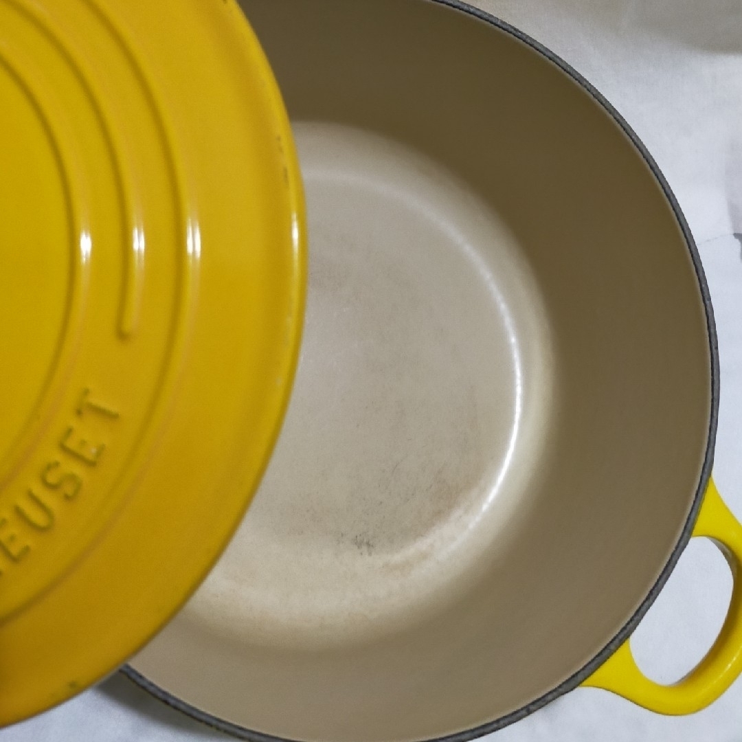 LE CREUSET(ルクルーゼ)のLE CREUSET 鍋 イエロー インテリア/住まい/日用品のキッチン/食器(鍋/フライパン)の商品写真