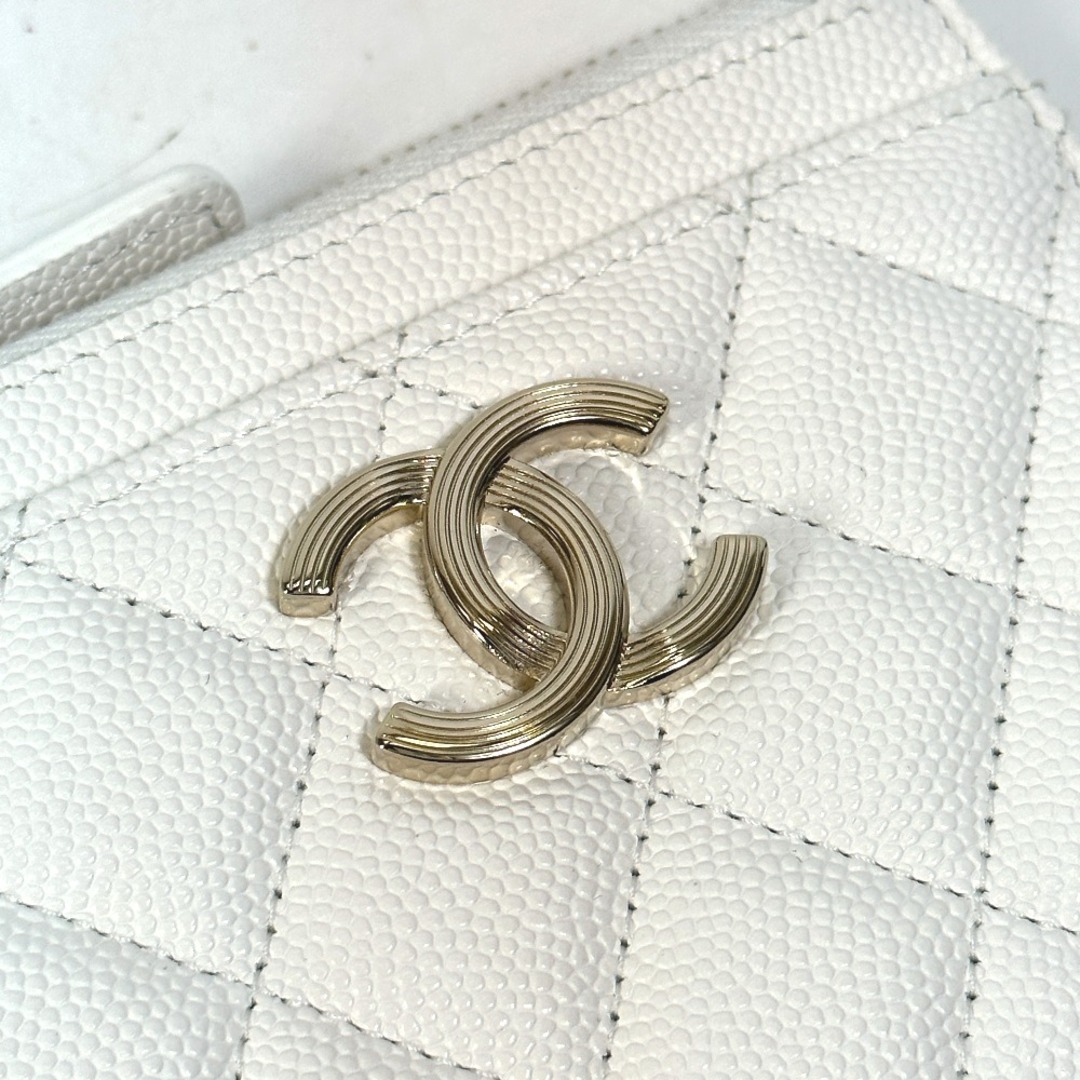 CHANEL(シャネル)のシャネル CHANEL コインケース 小銭入れ 財布 AP3139 ココマーク CC キルティング マトラッセ 名刺入れ パスケース カードケース キャビアスキン ホワイト 未使用 レディースのファッション小物(パスケース/IDカードホルダー)の商品写真