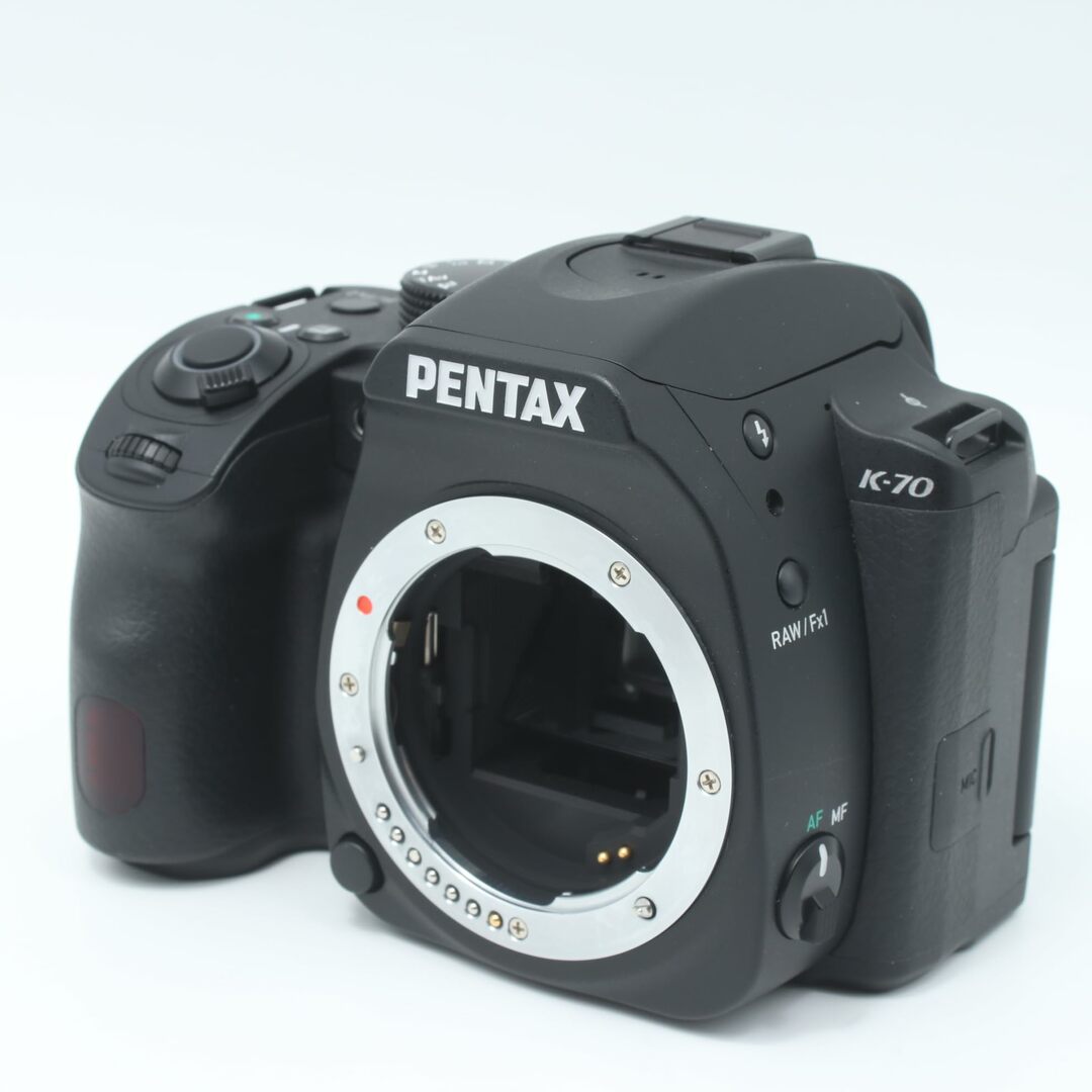 美品】PENTAX K-70 ボディ ブラック APS-Cデジタル一眼レフカメラ 【視野率100%光学ファインダー】【超高感度・高解像 2424万画素 】【4.5段ボディ内手ぶれ補正機構】【最高ISO感度102400】【全天候型・アウトドアスペック】【バリアングルモニター】 16245 デジタル一眼