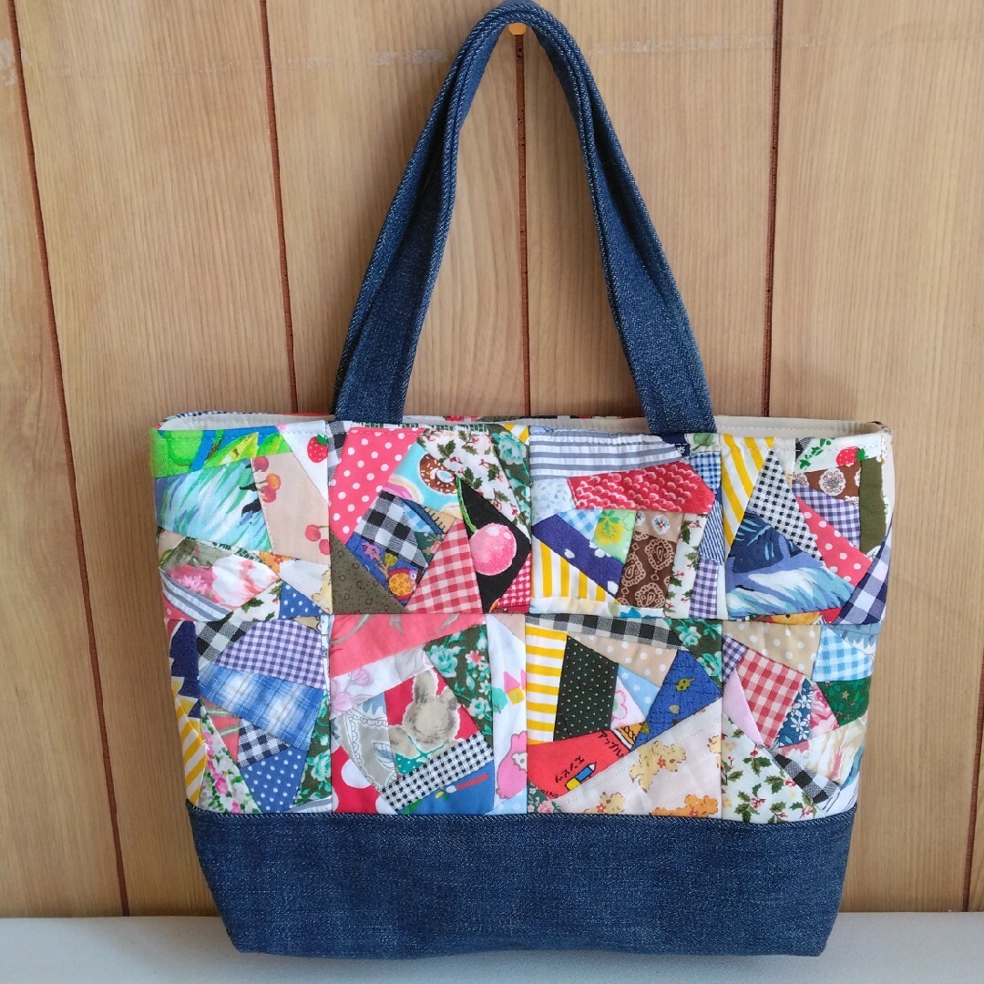 ハンドメイド パッチワークのトートバッグの通販 by げんちゃん ハンドメイド パッチワークのトートバッグの通販 by げんちゃん