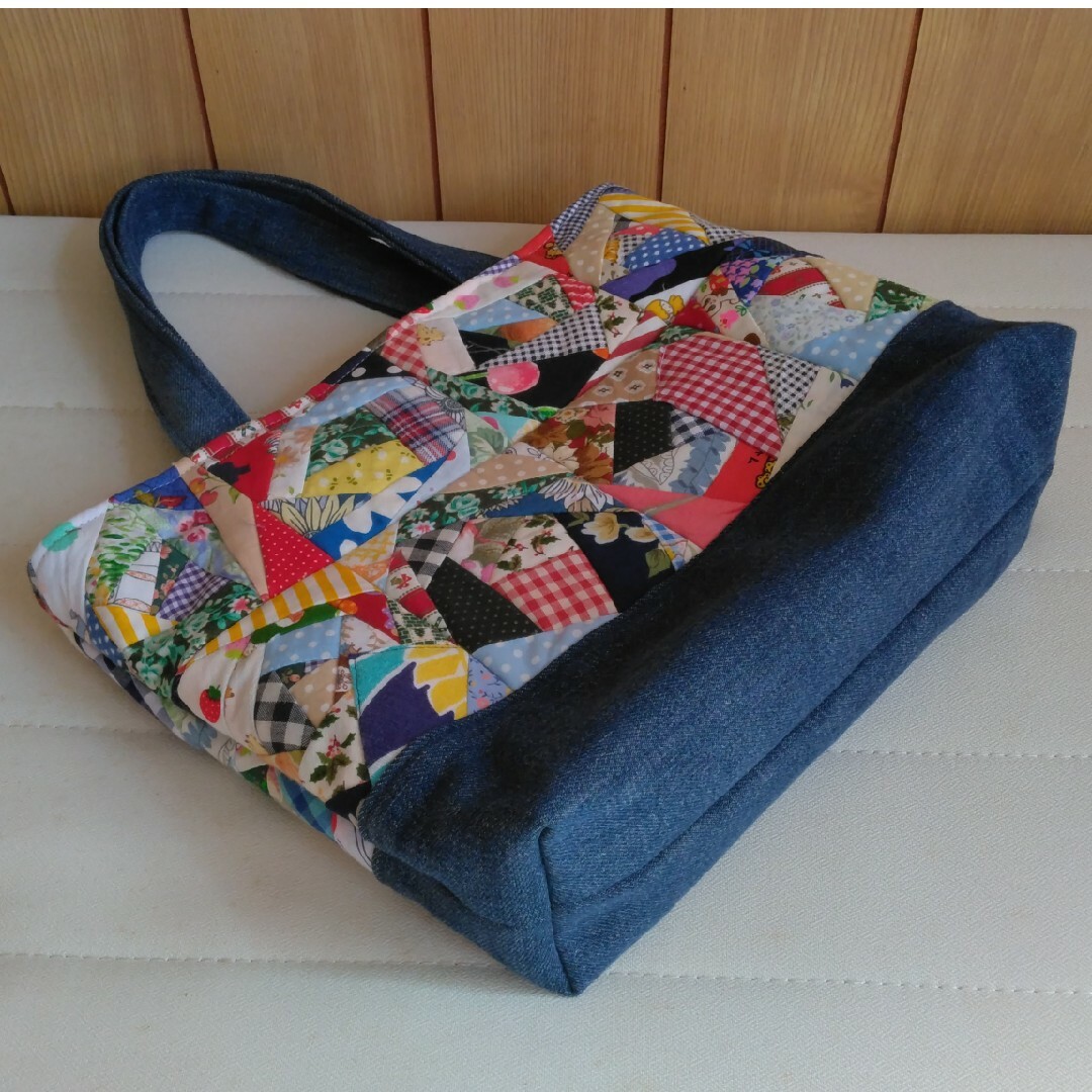ハンドメイド パッチワークのトートバッグの通販 by げんちゃん ハンドメイド パッチワークのトートバッグの通販 by げんちゃん