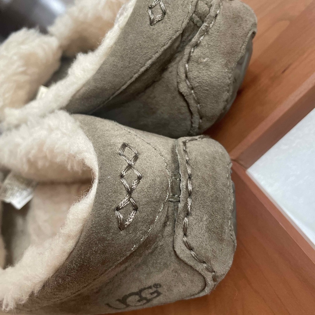 UGG(アグ)のugg モカシン　23.0  22.5 23  レディースの靴/シューズ(スリッポン/モカシン)の商品写真