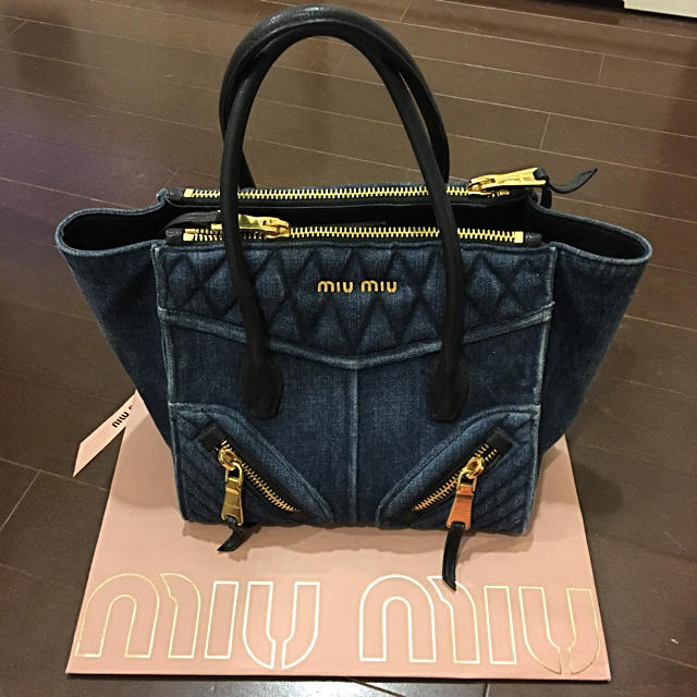 大量入荷 miumiu - miumiu デニム バイカー ハンドバッグ - mgptt.ma