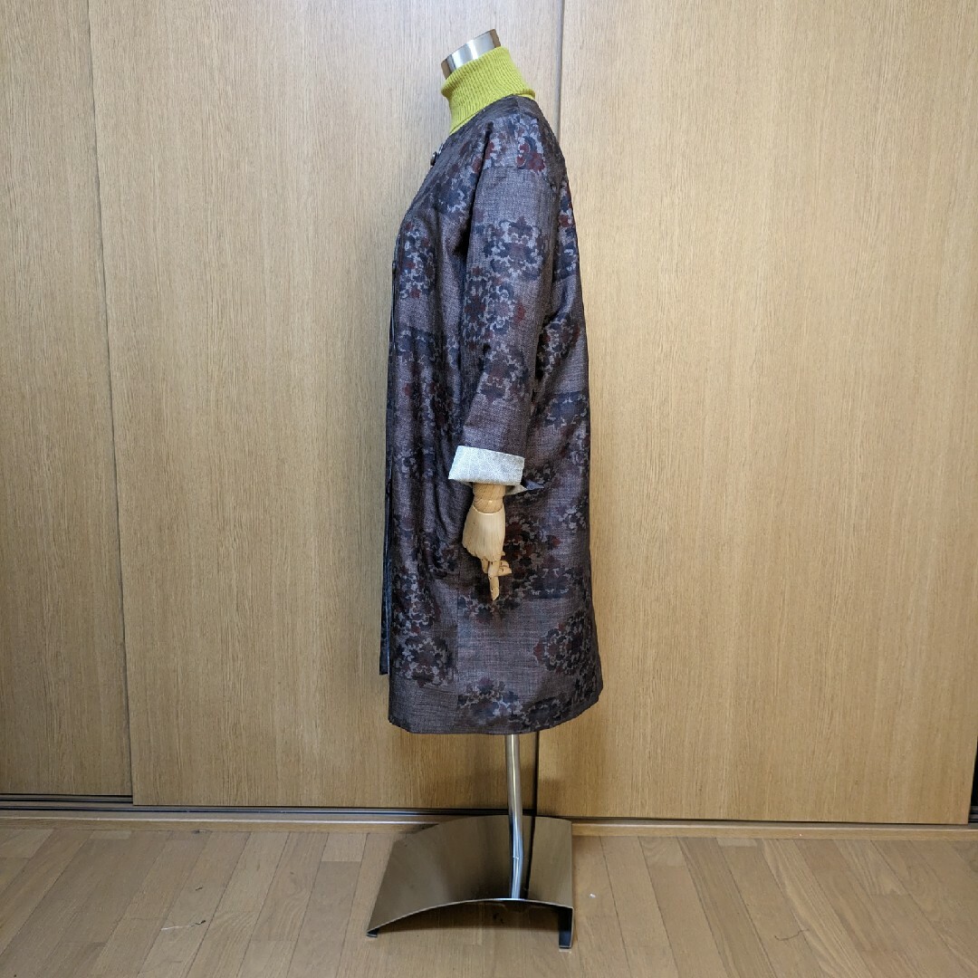 SOLD　着物リメイクリバーシブルコート　大島紬　FREE SIZE レディースのジャケット/アウター(ノーカラージャケット)の商品写真