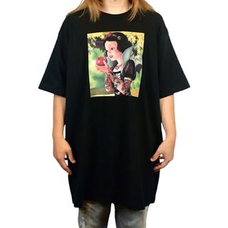 新品 白雪姫 毒りんご タトゥー ディズニープリンセス アニメ ビッグ Tシャツ(Tシャツ/カットソー(半袖/袖なし))