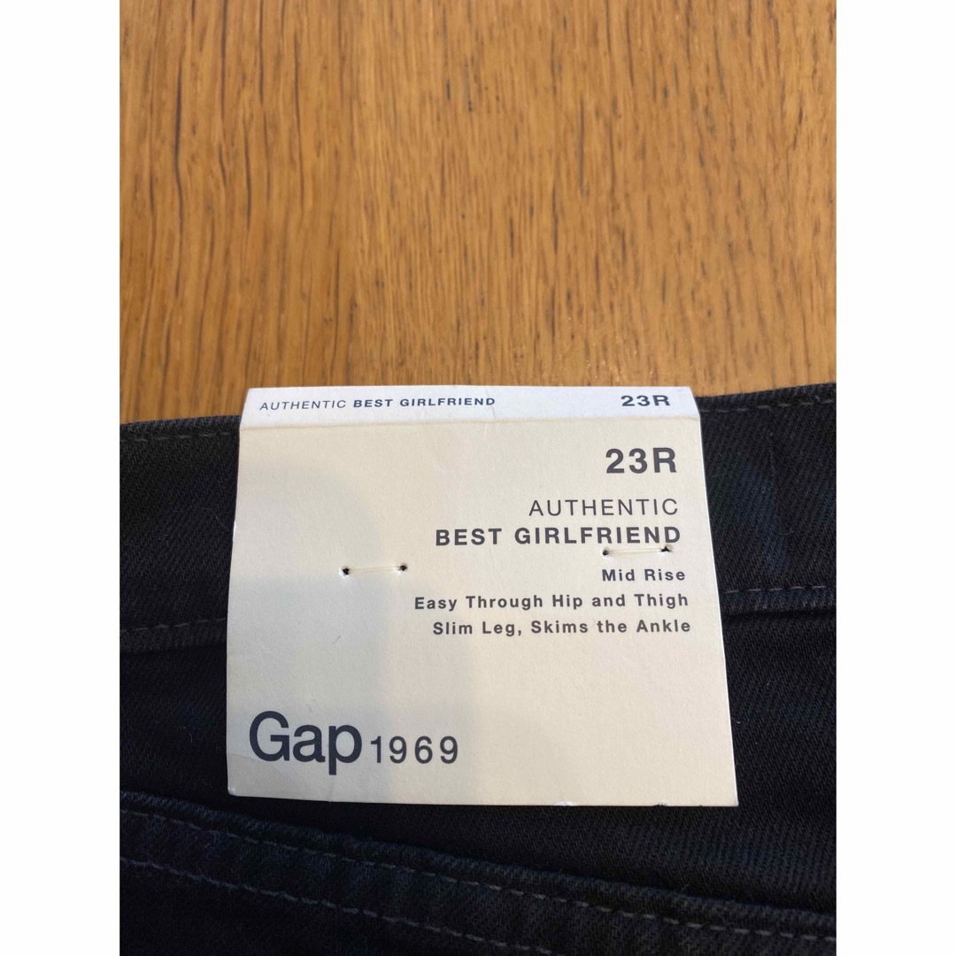 GAP(ギャップ)の新品　GAP   Womens   ブラックデニム　２３インチ レディースのパンツ(デニム/ジーンズ)の商品写真