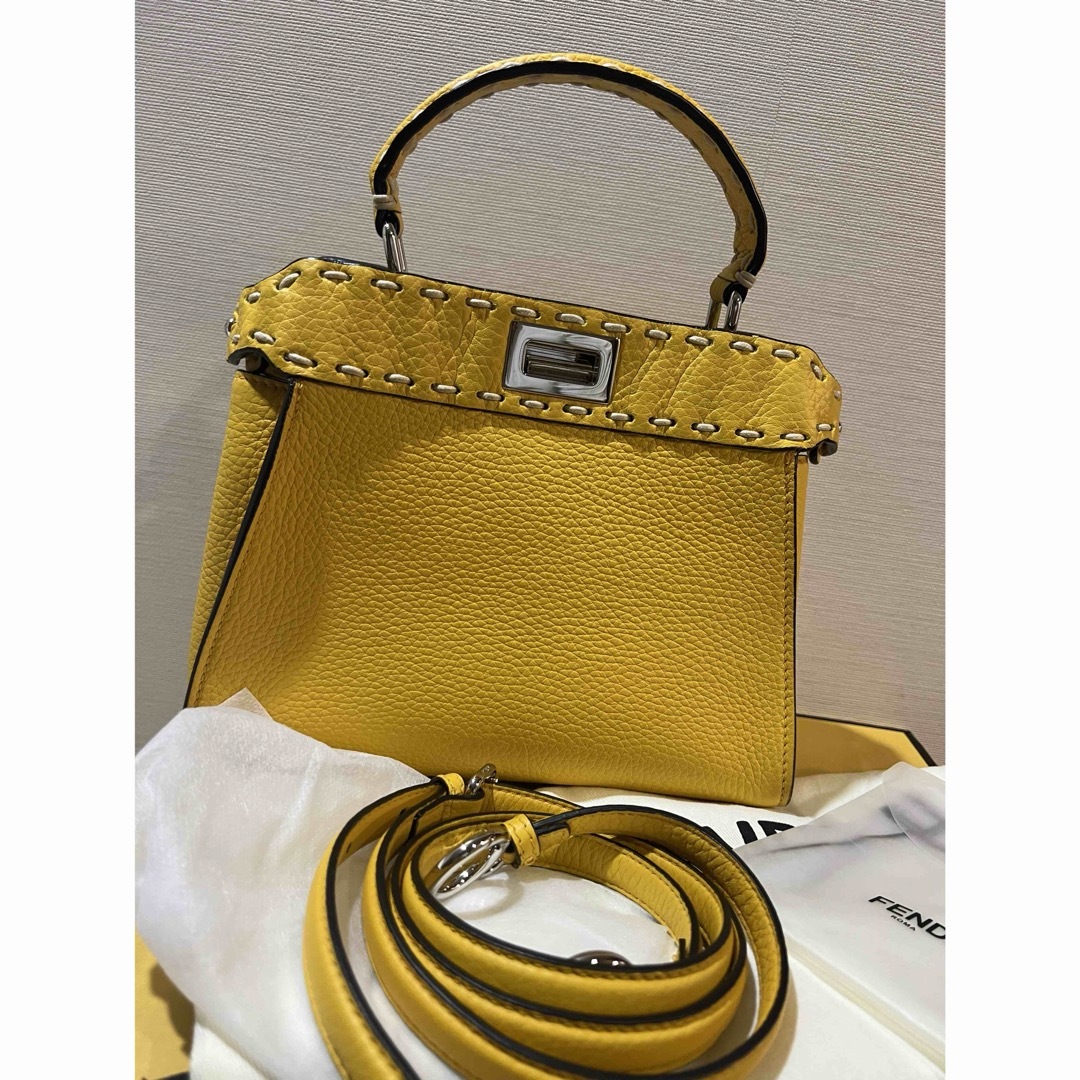 バッグFENDI ピーカブー　アイシーユー　バッグ