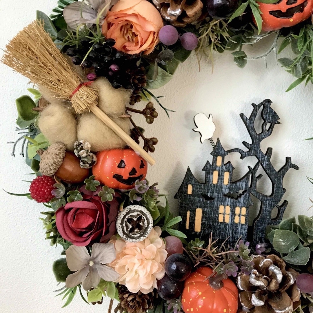 木の実たっぷりハロウィンリース　おばけの家　ハンドメイド