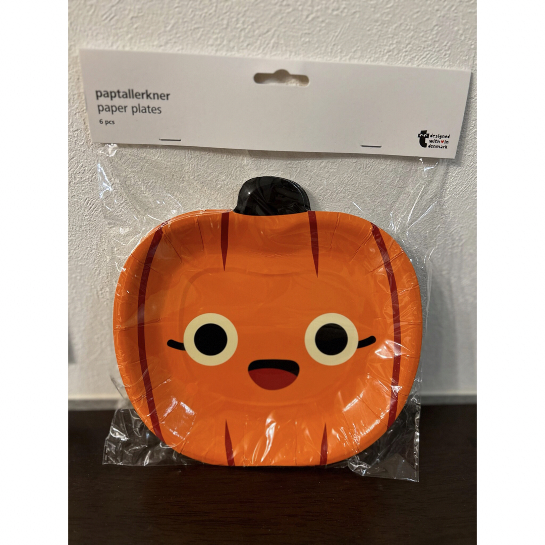 Flying Tiger Copenhagen(フライングタイガーコペンハーゲン)のハロウィン ペーパープレート　パーティーグッズ　紙皿　まとめ売り インテリア/住まい/日用品のキッチン/食器(テーブル用品)の商品写真