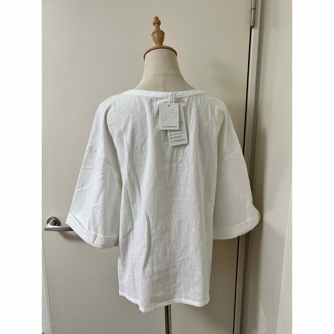 新品　オフホワイト　ラウンドネック　シャツ　ゆったり　五分袖 レディースのトップス(シャツ/ブラウス(長袖/七分))の商品写真
