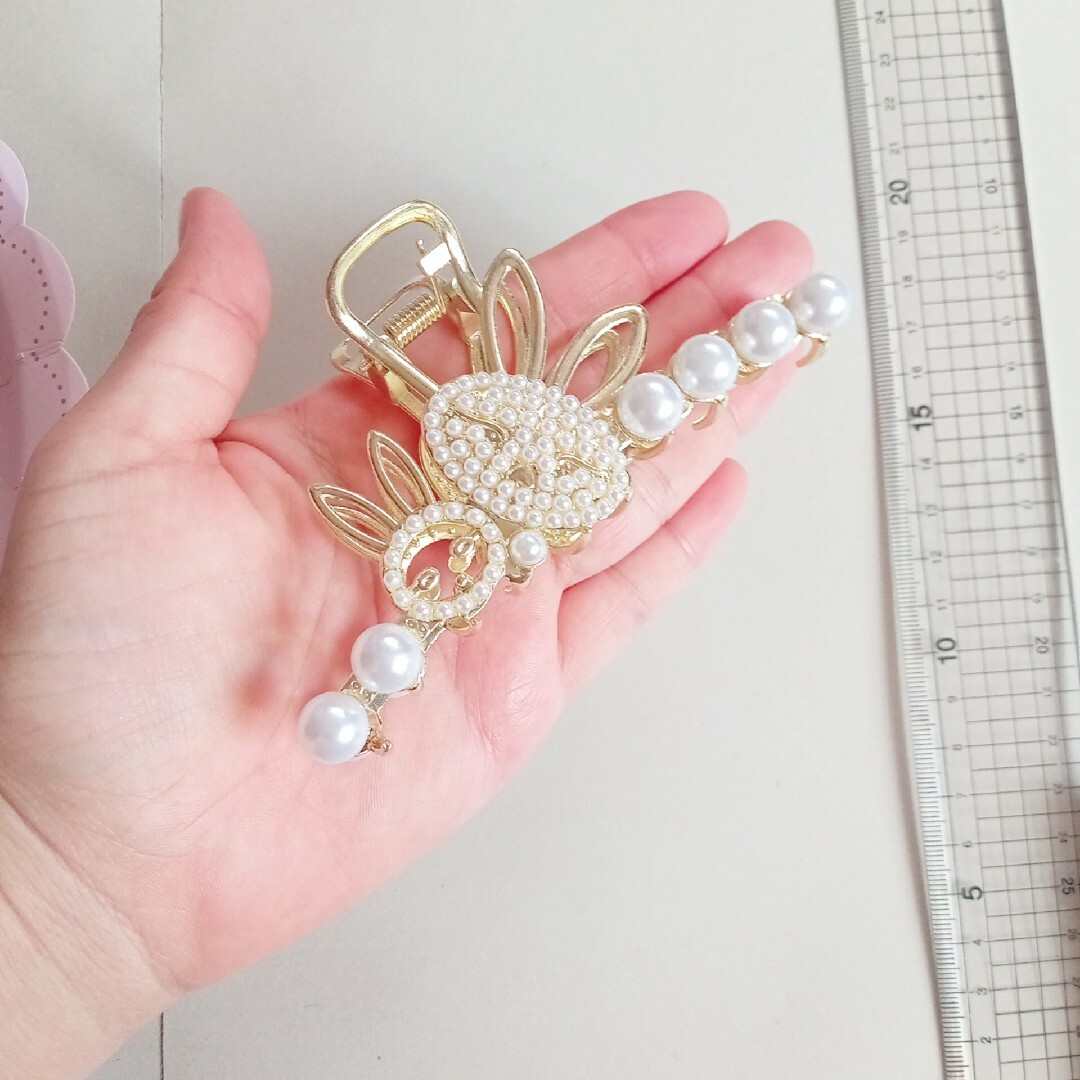 ♡新品 バンスクリップヘアクリップうさぎパールホワイト白 ♡新品 バンスクリップヘアクリップうさぎパールホワイト白