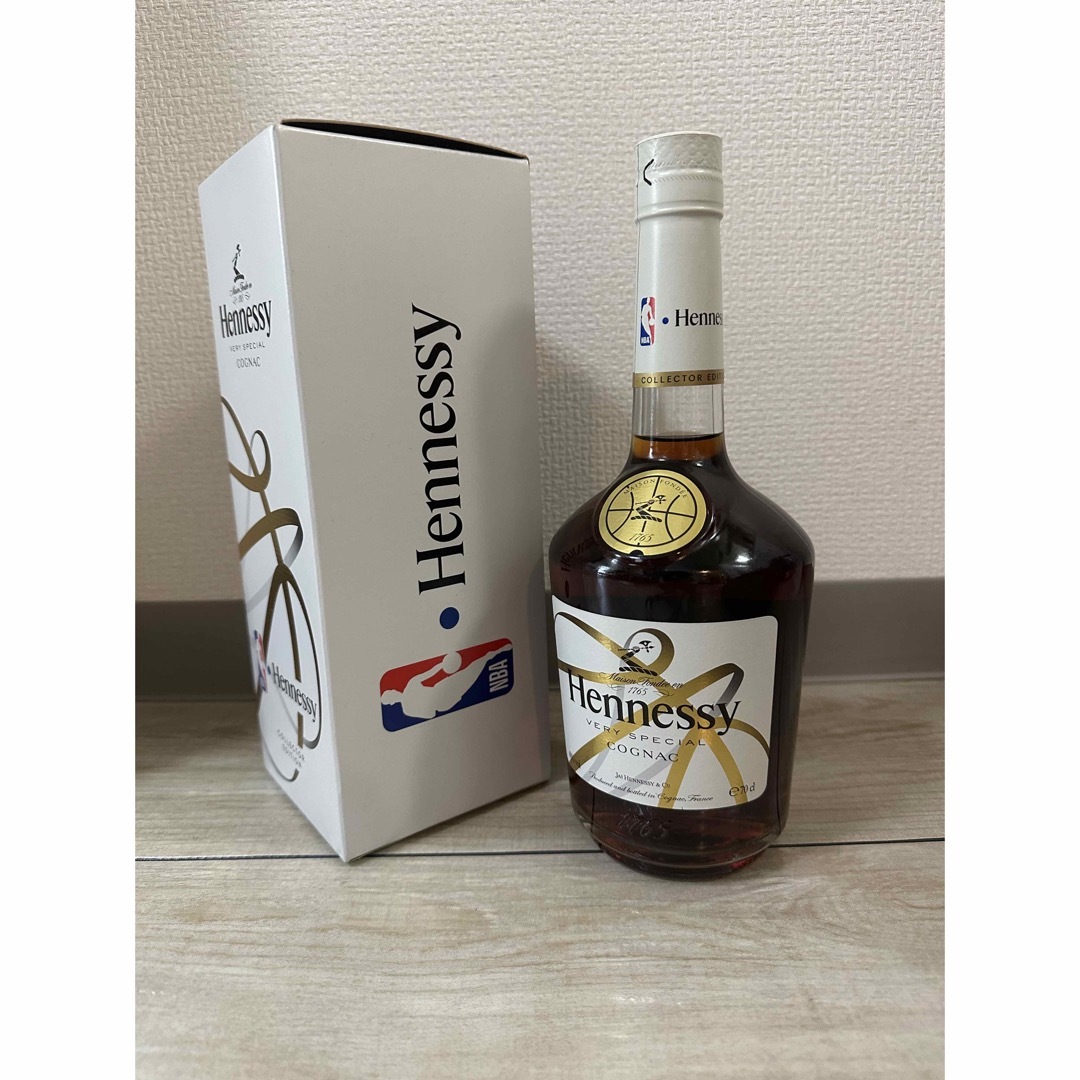 Hennessy V.S limited edition NBA