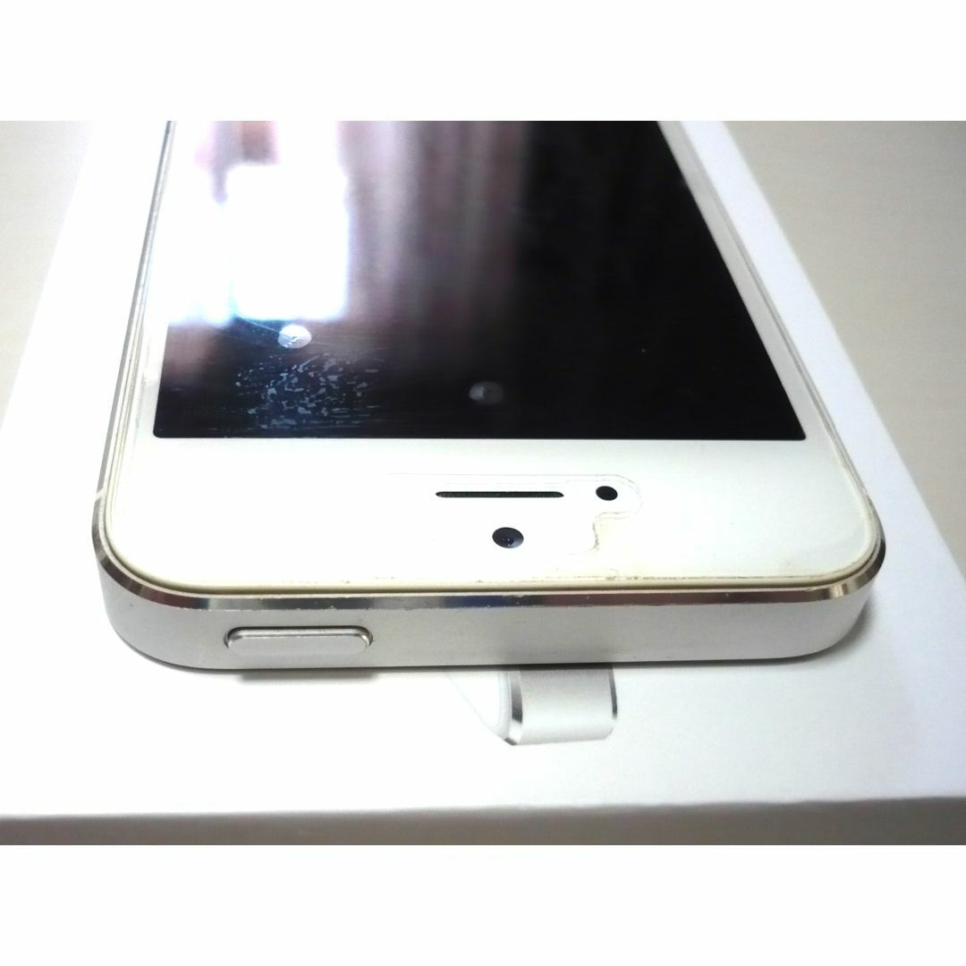 USED iPhone 5 16GB／ソフト・バンク 6