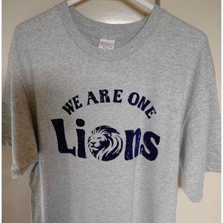 サイタマセイブライオンズ(埼玉西武ライオンズ)の西武ライオンズ　Tシャツ　ＬＩＯＮＳ ＦＵＮ！ カレッジ風　（杢グレー）Lサイズ(応援グッズ)