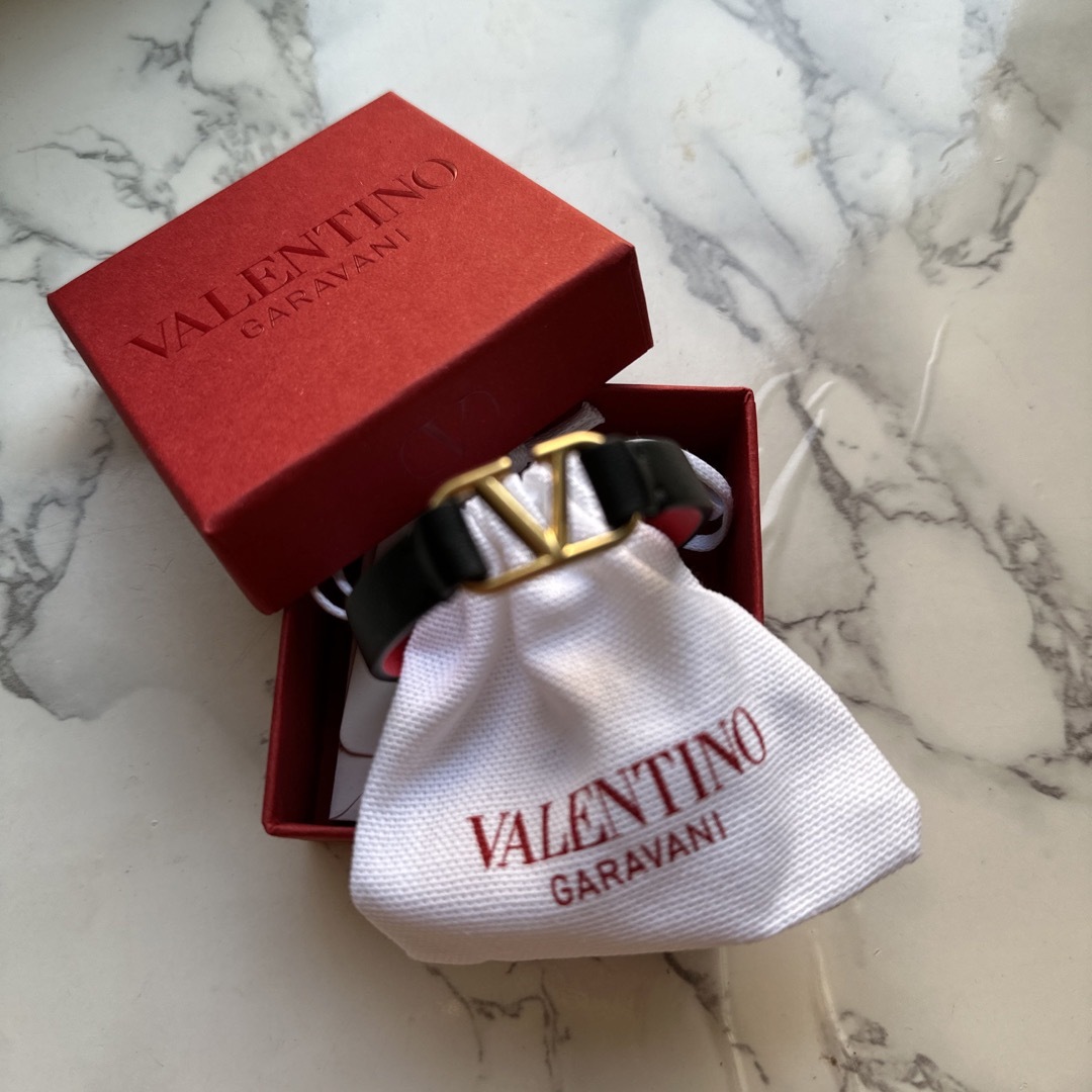 VALENTINO 新品　ブレスレット