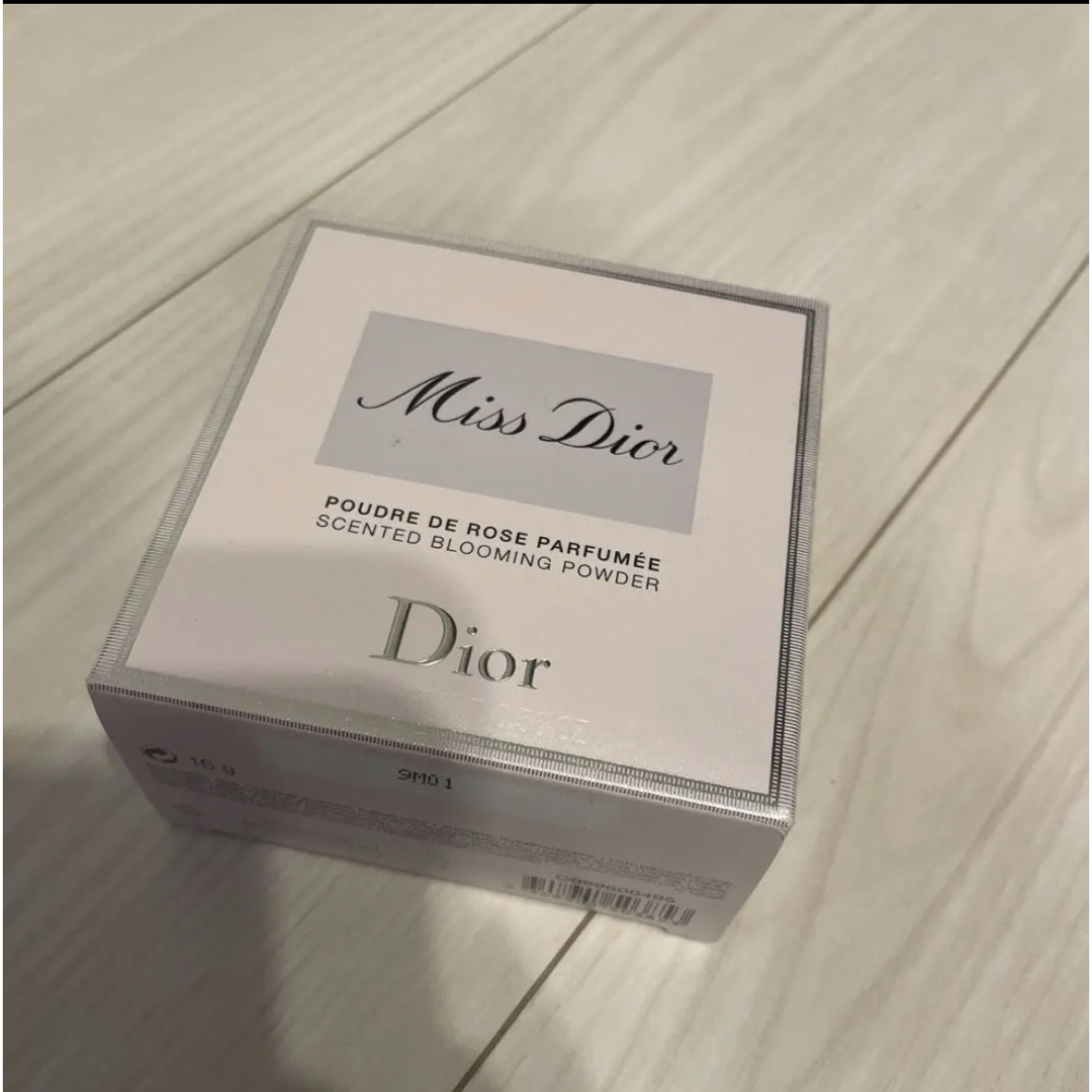 Christian Dior(クリスチャンディオール)のディオール　DIOR ボディパウダー コスメ/美容のボディケア(ボディパウダー)の商品写真