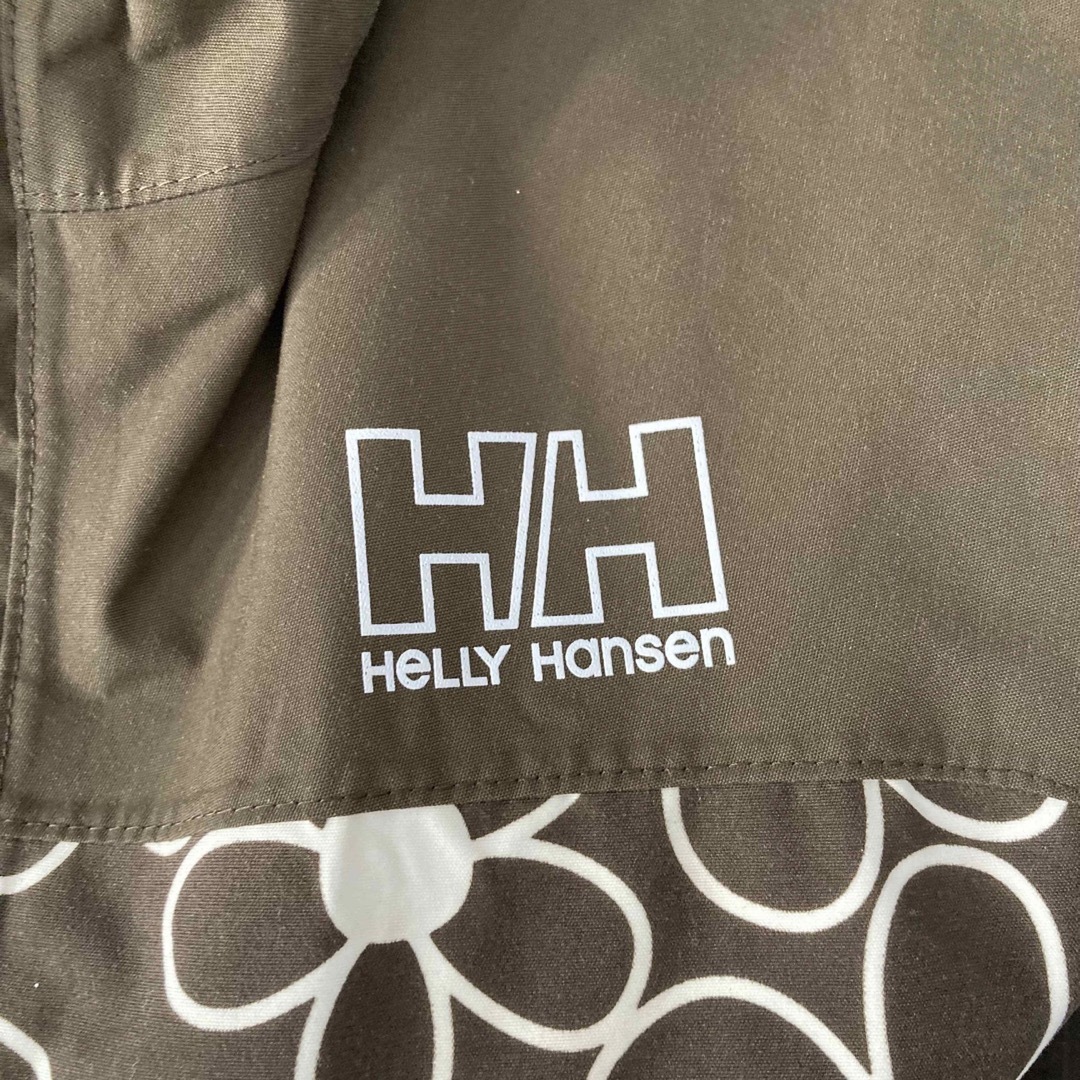 HELLY HANSEN(ヘリーハンセン)のHELLY HANSEN マウンテンパーカー　花柄 レディースのジャケット/アウター(ナイロンジャケット)の商品写真