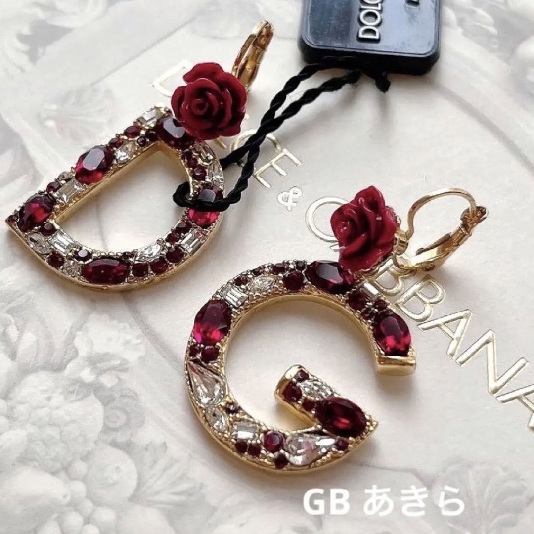 ファーストラインのドルチェ【新品 未使用】dolce\u0026gabbana 赤ローズ　DGクリスタルロゴ　ピアス