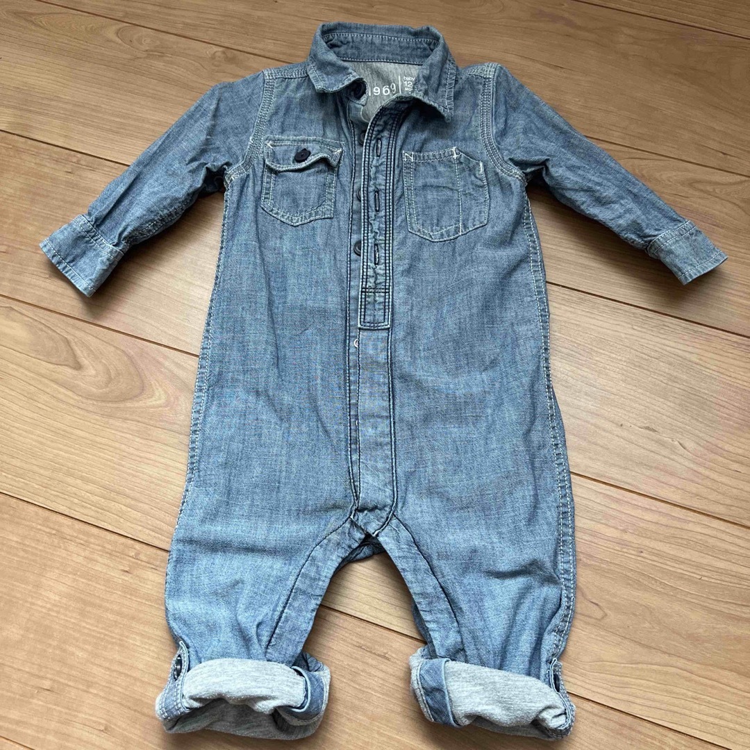 babyGAP(ベビーギャップ)の【babyGap】デニム風ロンパース 80 キッズ/ベビー/マタニティのベビー服(~85cm)(ロンパース)の商品写真