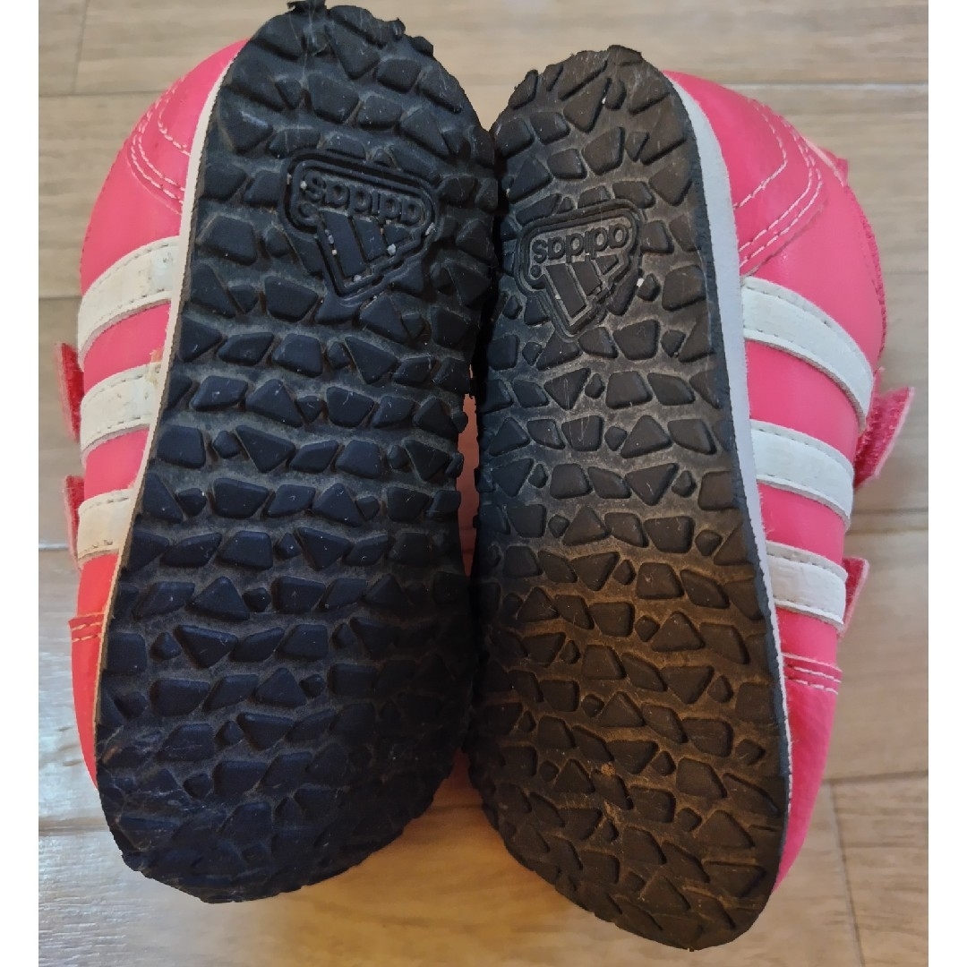adidas(アディダス)のアディダ　スシューズ　ピンク　13 cm キッズ/ベビー/マタニティのベビー靴/シューズ(~14cm)(スニーカー)の商品写真