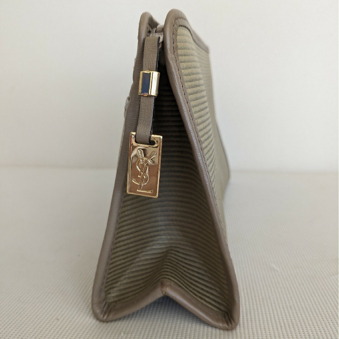 Yves Saint Laurent(イヴサンローラン)のイヴサンローラン　オールドロゴ　クラッチバッグ　セカンドバッグ　ハンドバッグ レディースのバッグ(ハンドバッグ)の商品写真