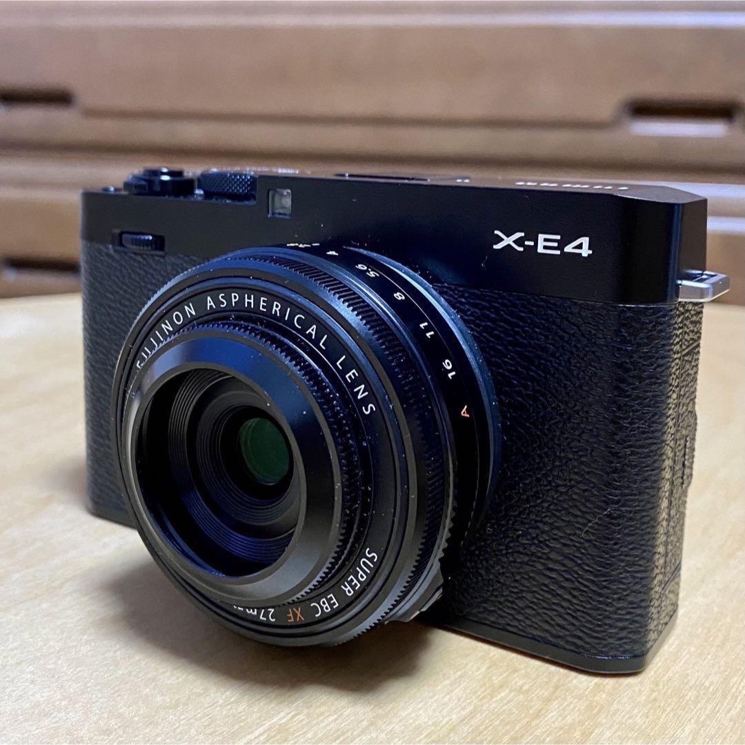 FUJI FILM X-E4 （単焦点レンズ2本セット） スマホ/家電/カメラのスマホ/家電/カメラ その他(その他)の商品写真