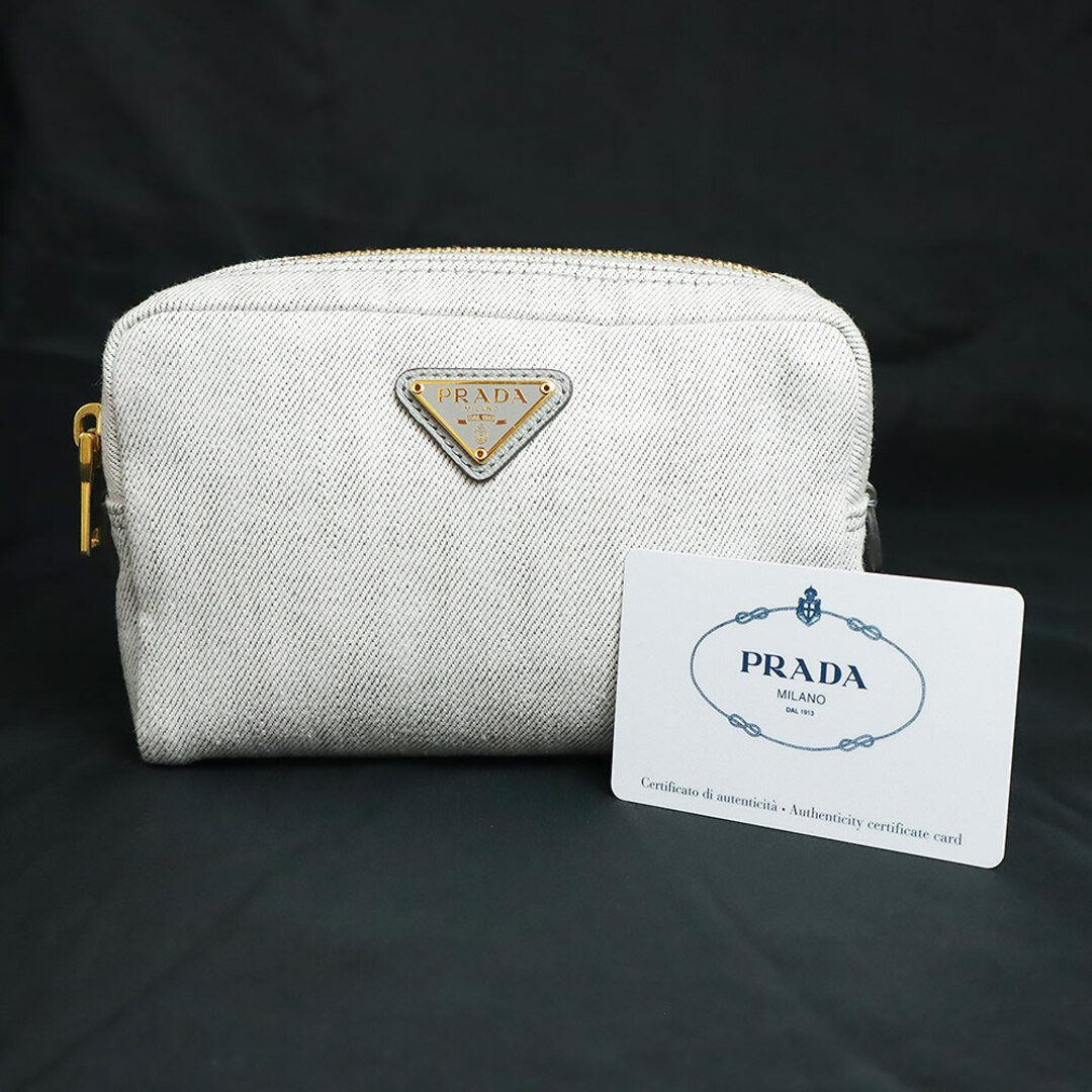 【美品】PRADA 化粧ポーチ 三角ロゴプレート ナイロン ブラック 小物入れ