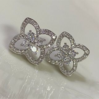 セール❣️【最高級CZダイヤ】キラキラ 花 フラワー ピアス(ピアス(両耳用))