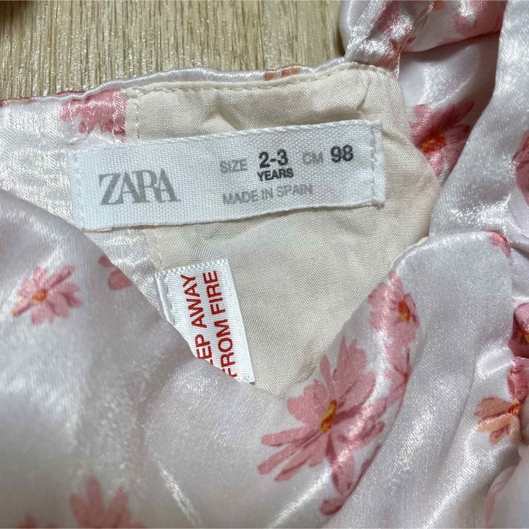 ZARA KIDS(ザラキッズ)のZara ワンピース キッズ/ベビー/マタニティのキッズ服女の子用(90cm~)(ワンピース)の商品写真