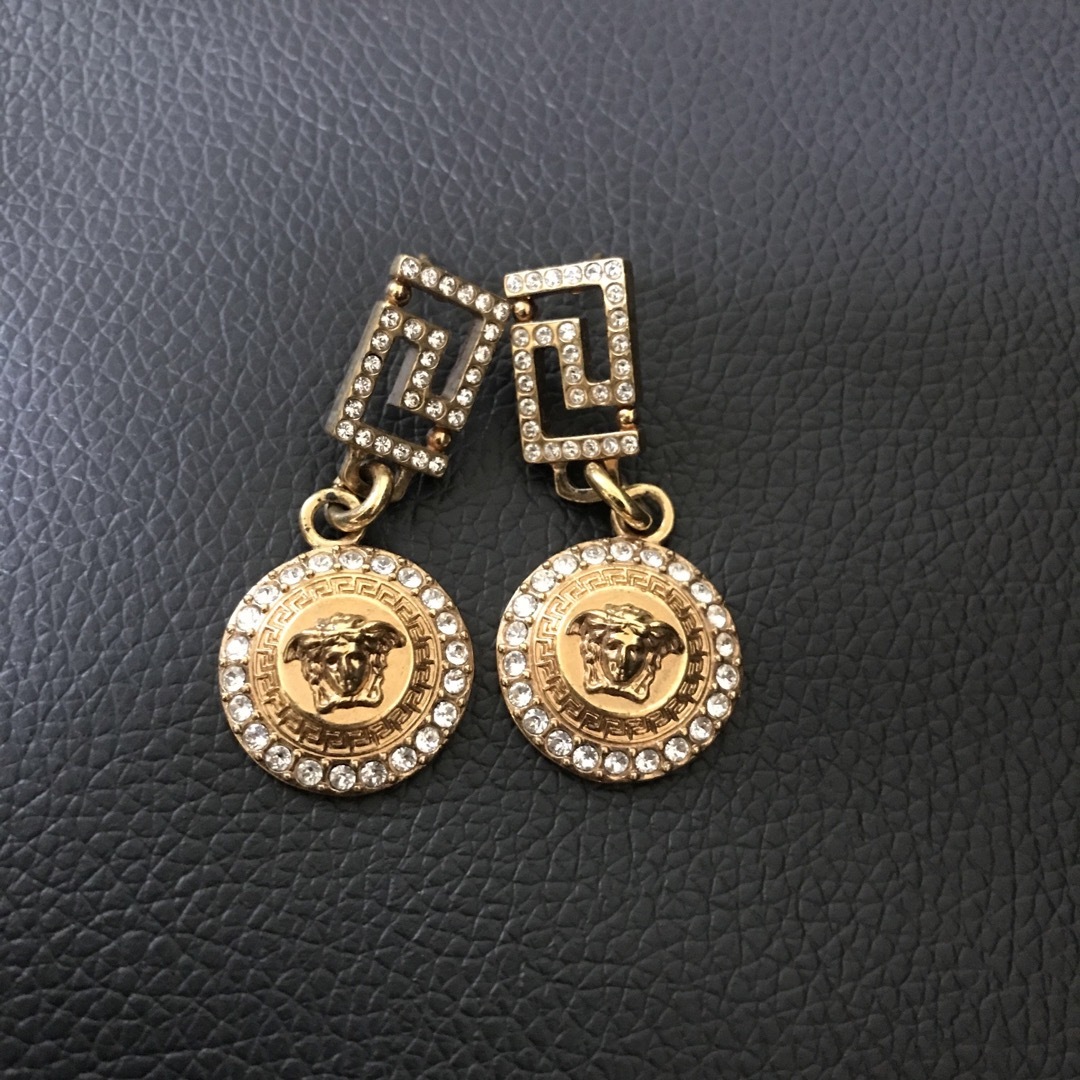 VERSACE - ベルサーチ ピアスの通販 by まさ's shop|ヴェルサーチなら