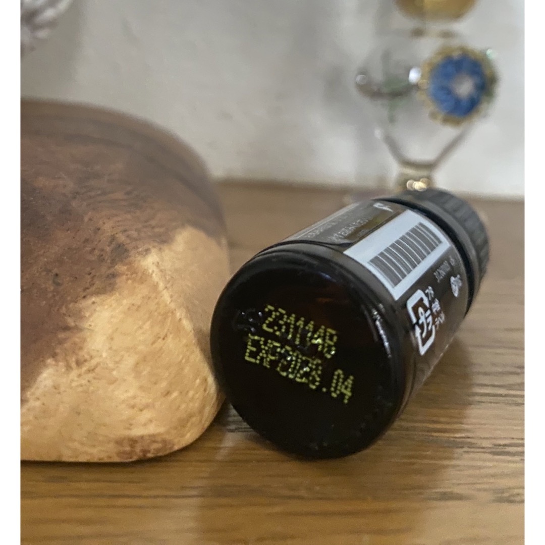 doTERRA(ドテラ)のドテラ精油⭐︎アロマタッチ5ml⭐︎ちょこっとおまけ付き コスメ/美容のリラクゼーション(エッセンシャルオイル（精油）)の商品写真