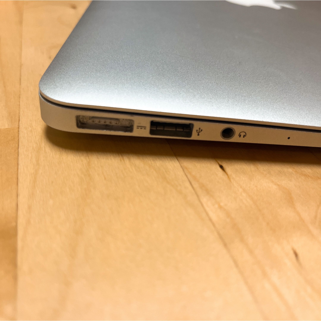 APPLE MacBook Air 11-inch Mid 2013 7