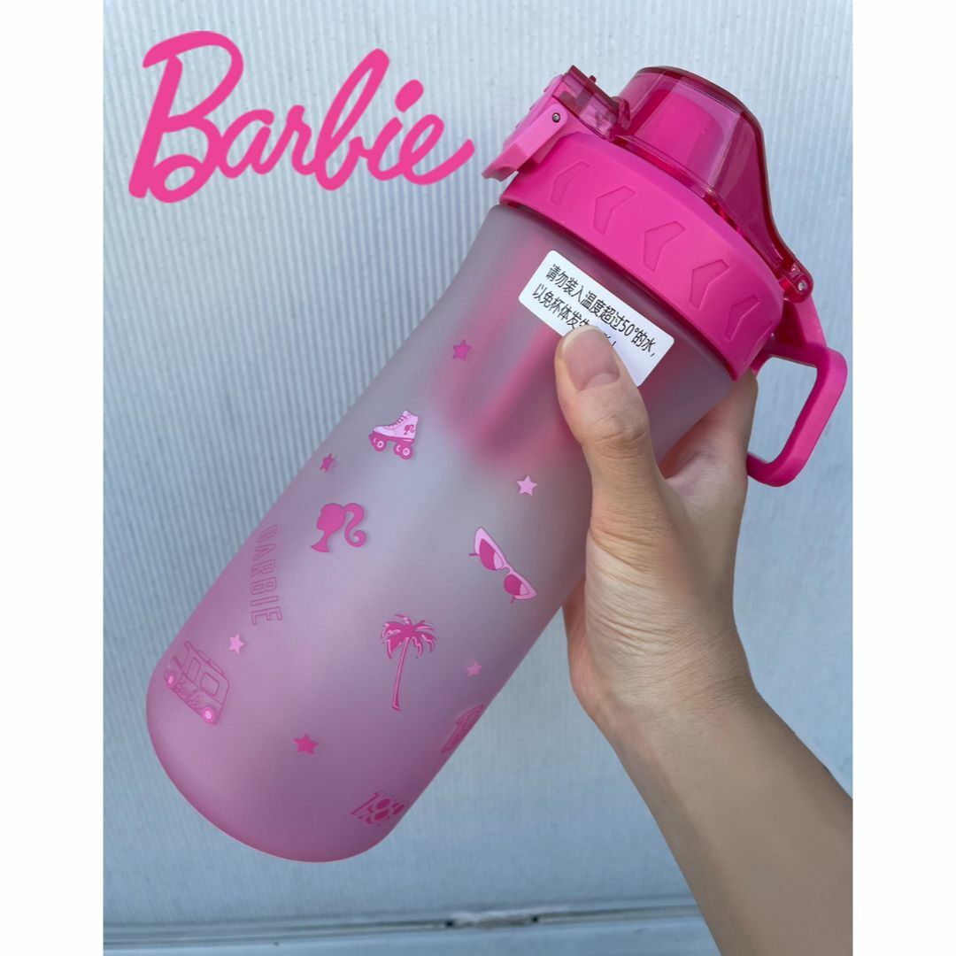 Barbie(バービー)のBarbie バービー　直飲みウォーターボトル　大容量　日本未入荷　希少　輸入品 インテリア/住まい/日用品のキッチン/食器(タンブラー)の商品写真