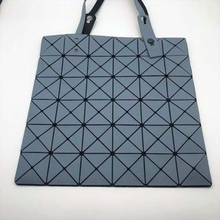 バオバオイッセイミヤケ(BaoBaoIsseyMiyake)のバオバオイッセイミヤケ　新品　トートバッグ  6✖️6 ブルー (トートバッグ)