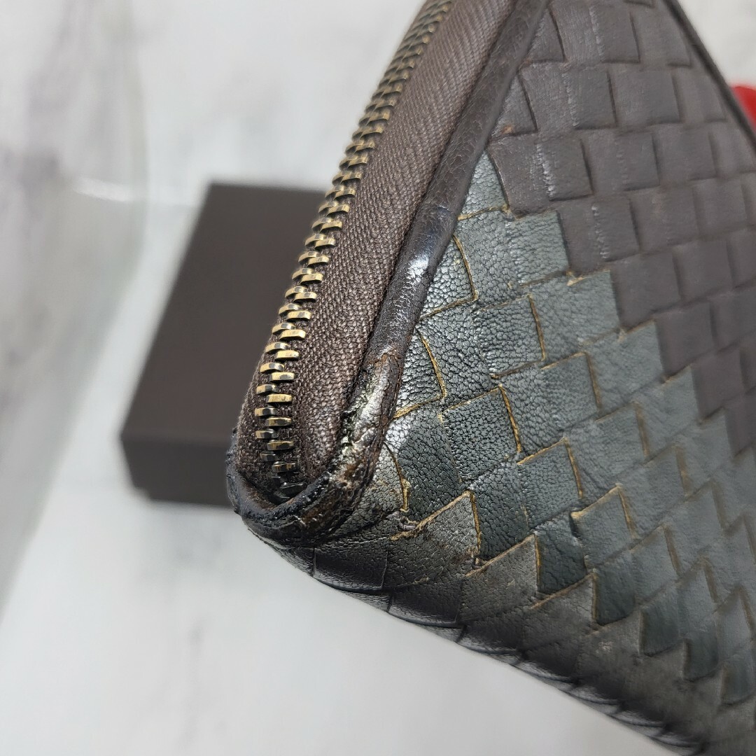 Bottega Veneta(ボッテガヴェネタ)のボッテガヴェネタ イントレチャート ラウンドファスナー 長財布 財布 ブラウン メンズのファッション小物(長財布)の商品写真