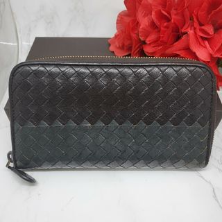 ボッテガヴェネタ(Bottega Veneta)のボッテガヴェネタ イントレチャート ラウンドファスナー 長財布 財布 ブラウン(長財布)