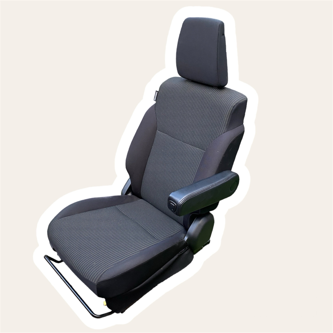 スズキ - スズキ純正☆JB74.64系 ジムニー シエラ☆純正シート 純正 スズキ - スズキ純正☆JB74.64系 ジムニー シエラ☆純正シート 純正